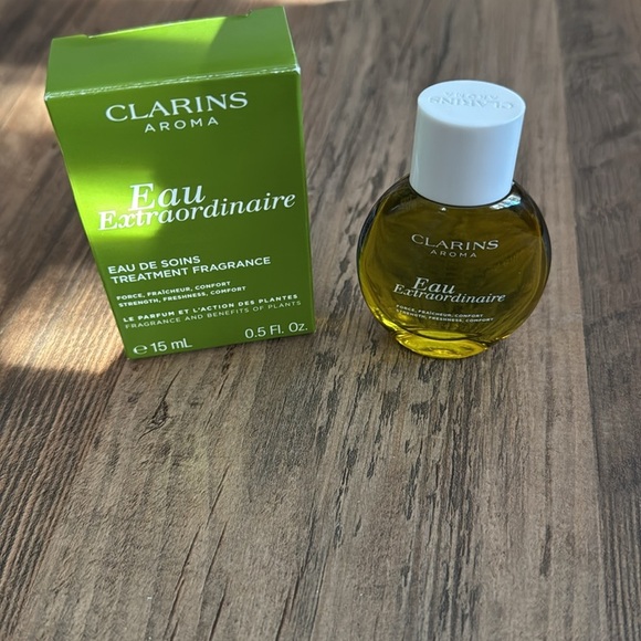 Clarins Aroma Eau Extraordinaire - Treatment Fragrance 0.05fl oz - Picture 2 of 3